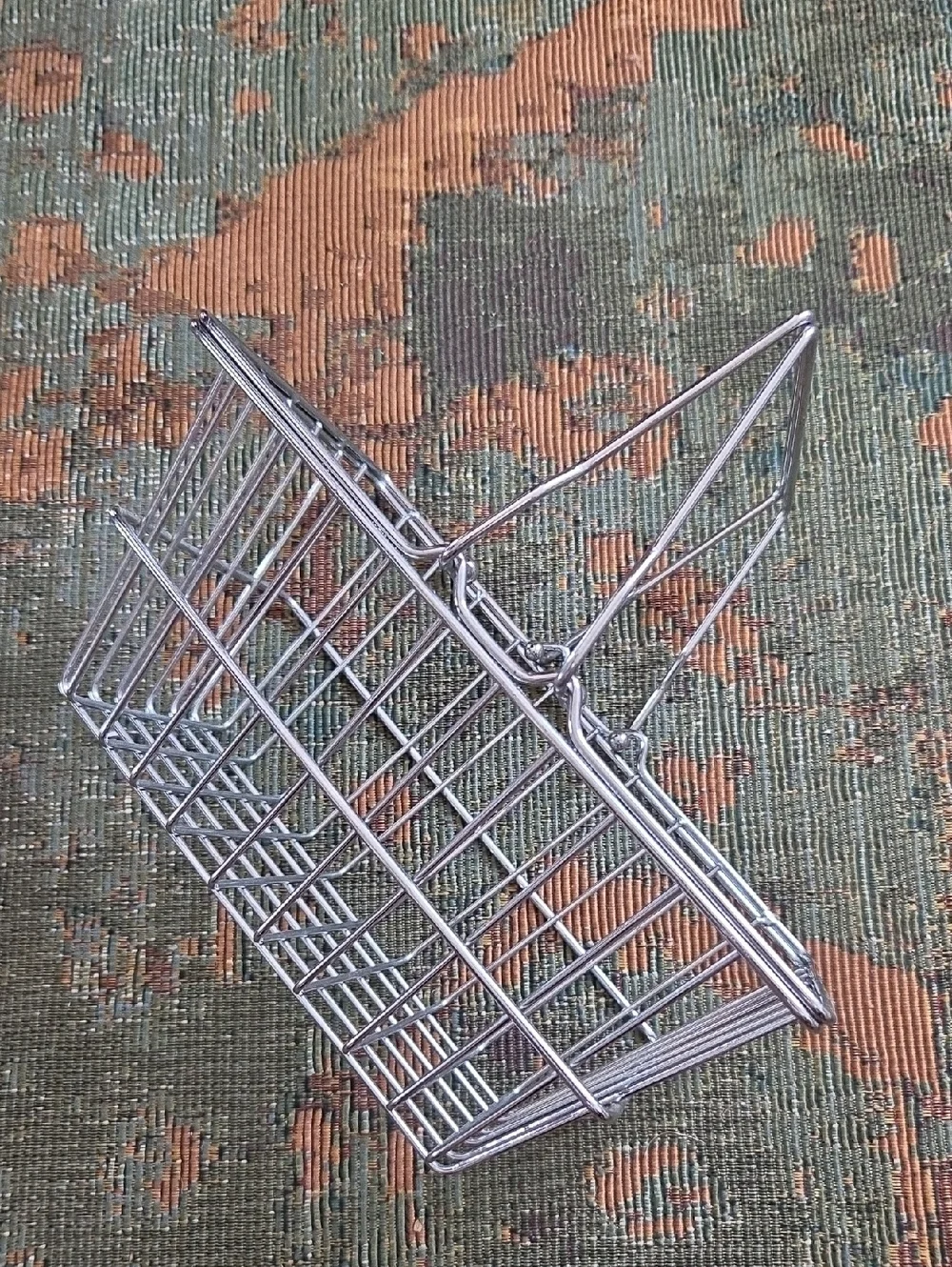 CHROME WIRE STORAGE BASKETS WITH HANDLES
